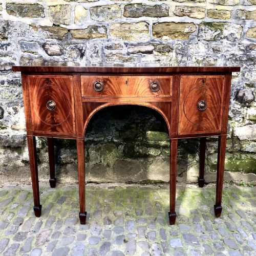 A FIND GEORGE III MAHOGANY BOWFRONTED SIDEBOARD - ADDITIONAL PHOTO 2