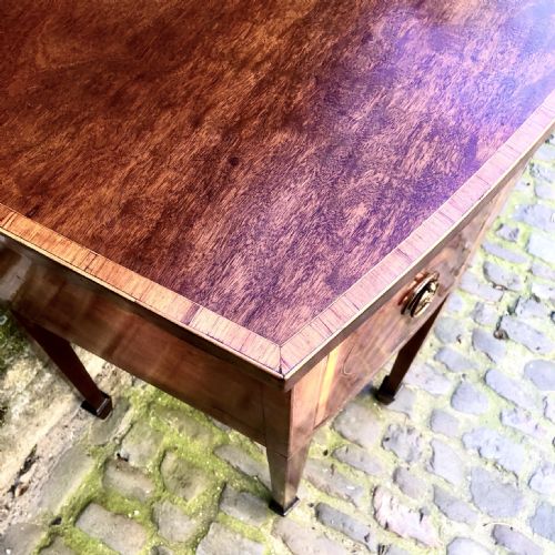 A FIND GEORGE III MAHOGANY BOWFRONTED SIDEBOARD - ADDITIONAL PHOTO 10
