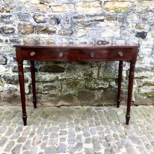 A GEORGE III MAHOGANY BOWFRONT SIDE TABLE - ADDITIONAL PHOTO 1