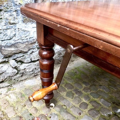 A MID VICTORIAN MAHOGANY EXTENDING DINING TABLE - ADDITIONAL PHOTO 4