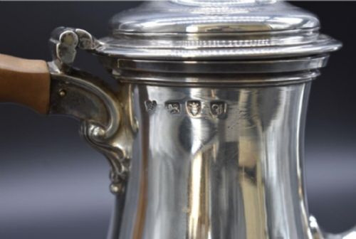 A FINE GEORGE III SILVER COFFEE POT - ADDITIONAL PHOTO 1