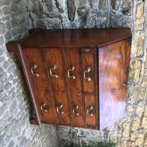 A FINE GEORGE III MAHOGANY FALLFRONT BUREAU - ADDITIONAL PHOTO 1