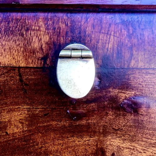 A FINE GEORGE III MAHOGANY FALLFRONT BUREAU - ADDITIONAL PHOTO 4