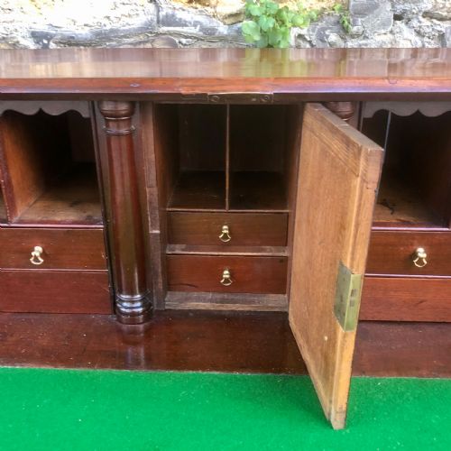 A FINE GEORGE III MAHOGANY FALLFRONT BUREAU - ADDITIONAL PHOTO 8