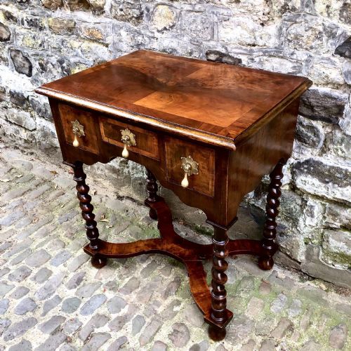 A LATE 19TH CENTURY WALNUT LOWBOY IN THE LATE 17TH CENTURY STYLE - ADDITIONAL PHOTO 2