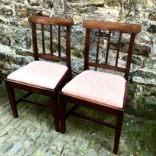 A SET OF SIX GEORGE III MAHOGANY DINING CHAIRS - ADDITIONAL PHOTO 5