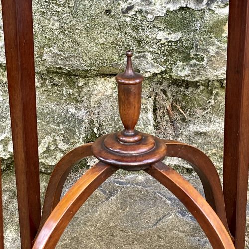 A PAIR OF LATE 19TH CENTURY MAHOGANY SHERATON REVIVAL LAMPSTANDS - ADDITIONAL PHOTO 5