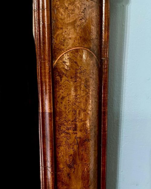 A WILLIAM III STYLE BURR WALNUT MIRROR - ADDITIONAL PHOTO 3