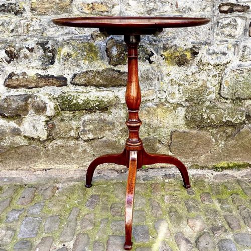 A GEORGE III MAHOGANY TILTTOP WINE TABLE - ADDITIONAL PHOTO 2