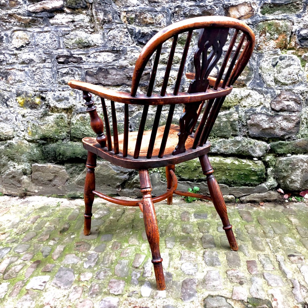 An early 19th century Windsor chair  View IV