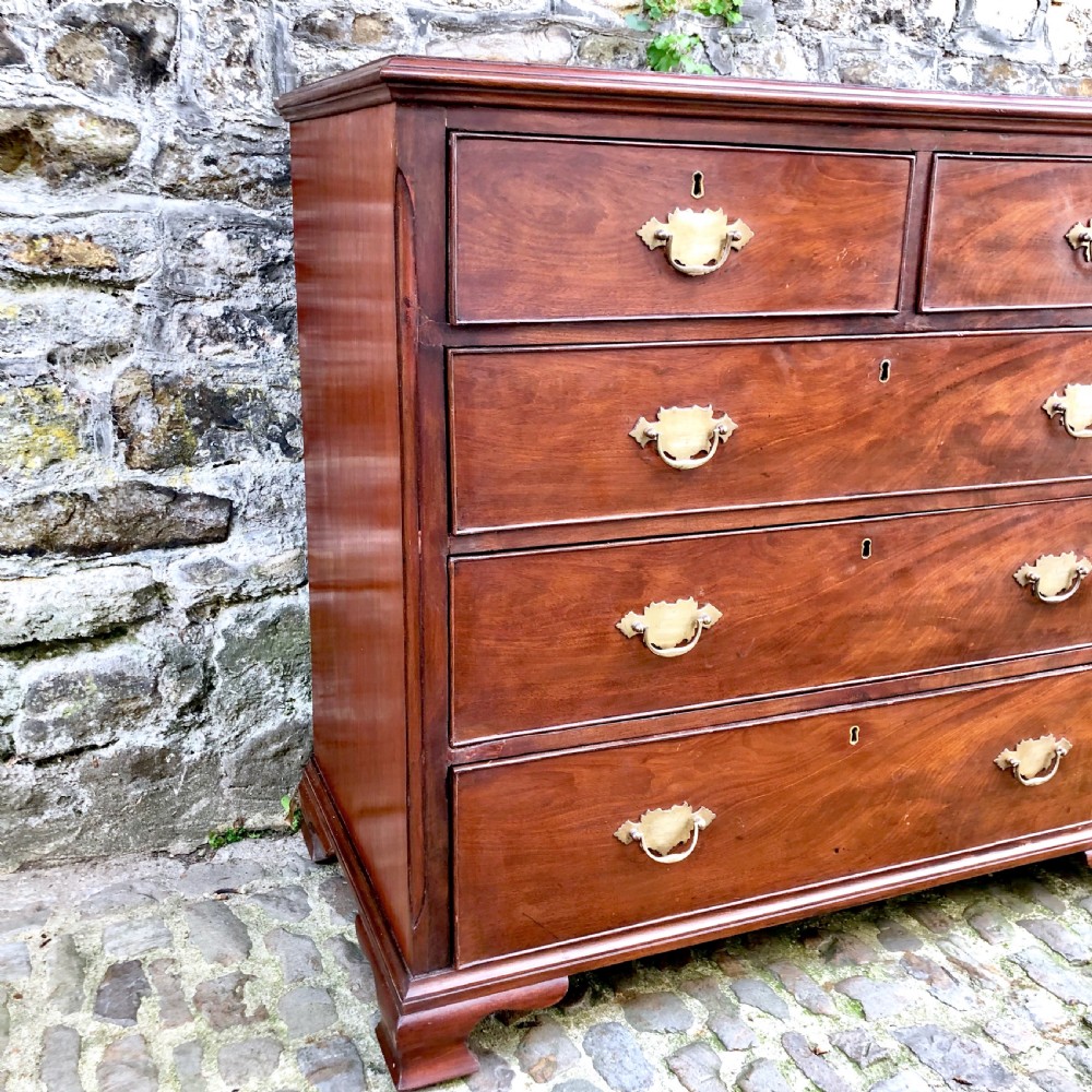 A George III mahogany chest of drawers  View IV