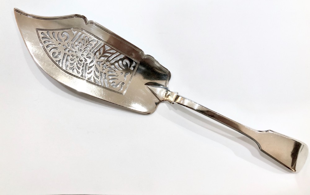A George IV silver fish slice
