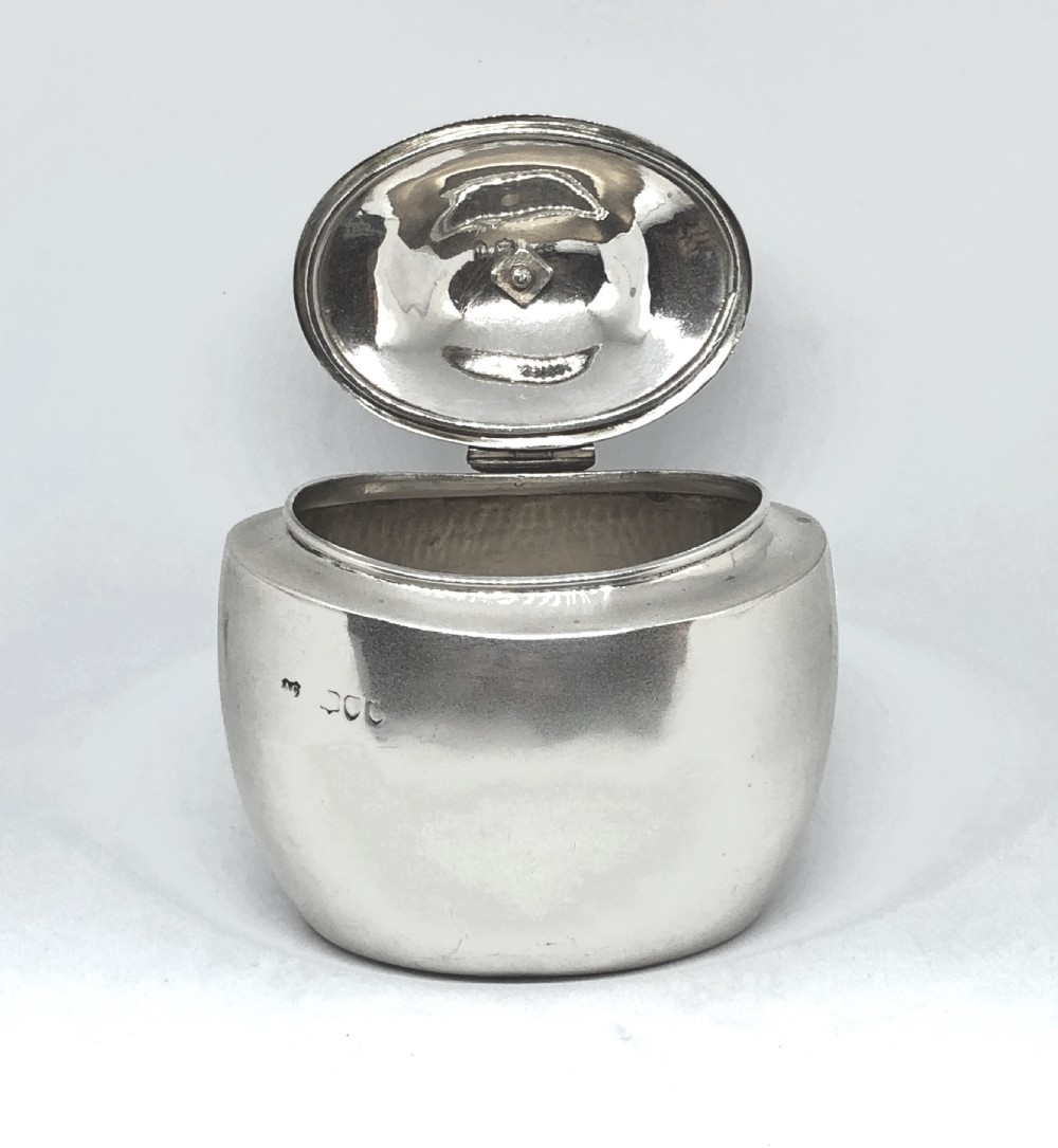A late Victorian silver tea caddy  View V