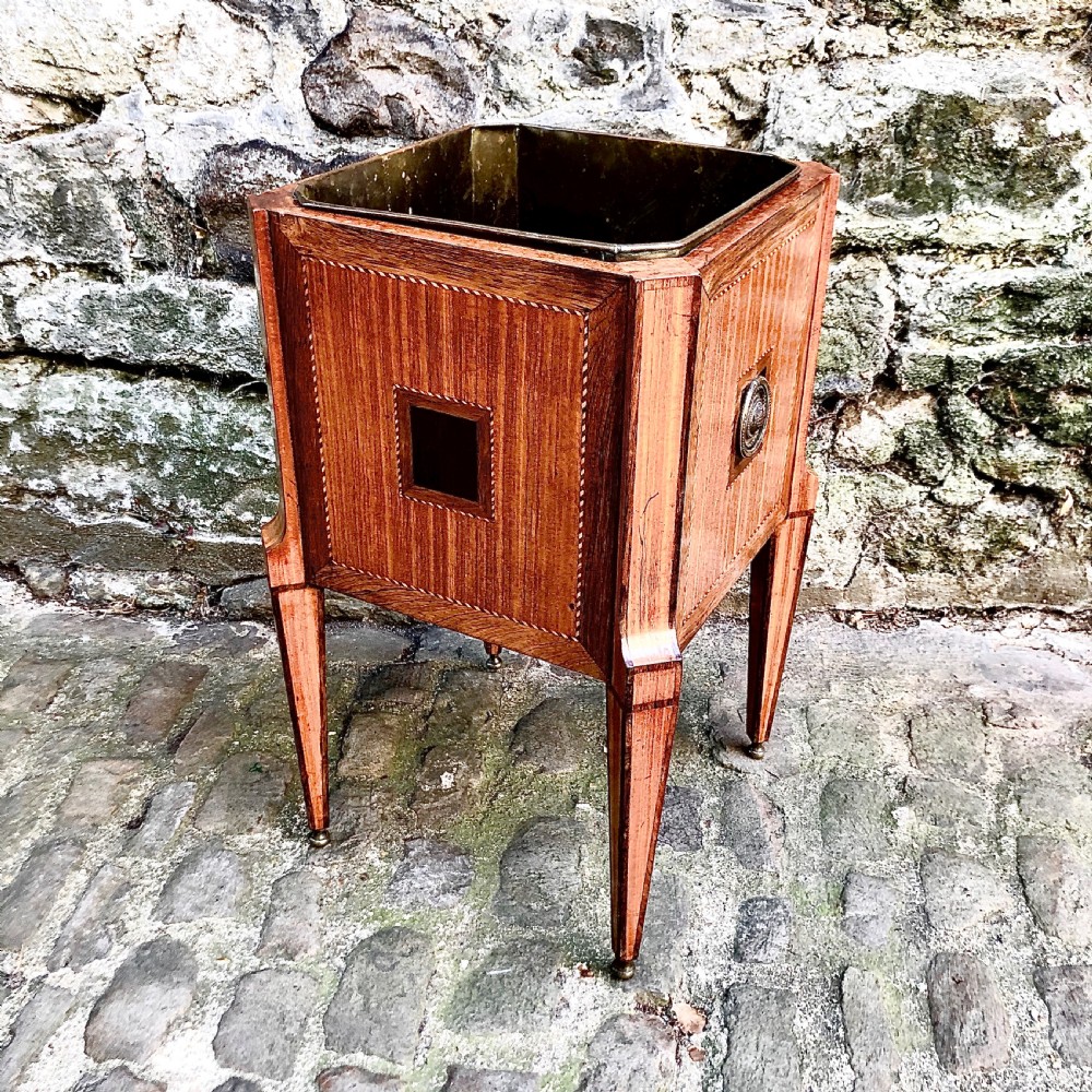 A late 19th century jardinière 