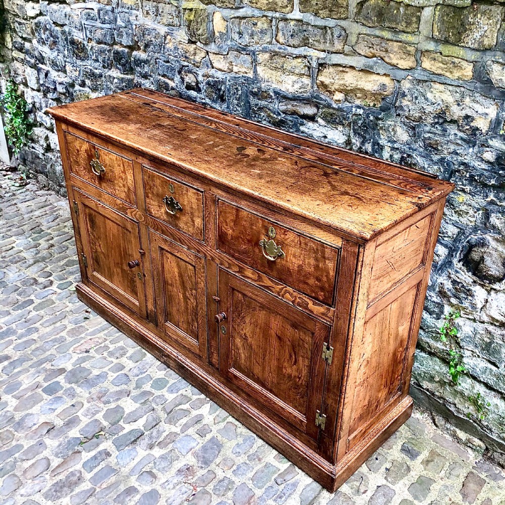 A Georgian dresser base  View IV