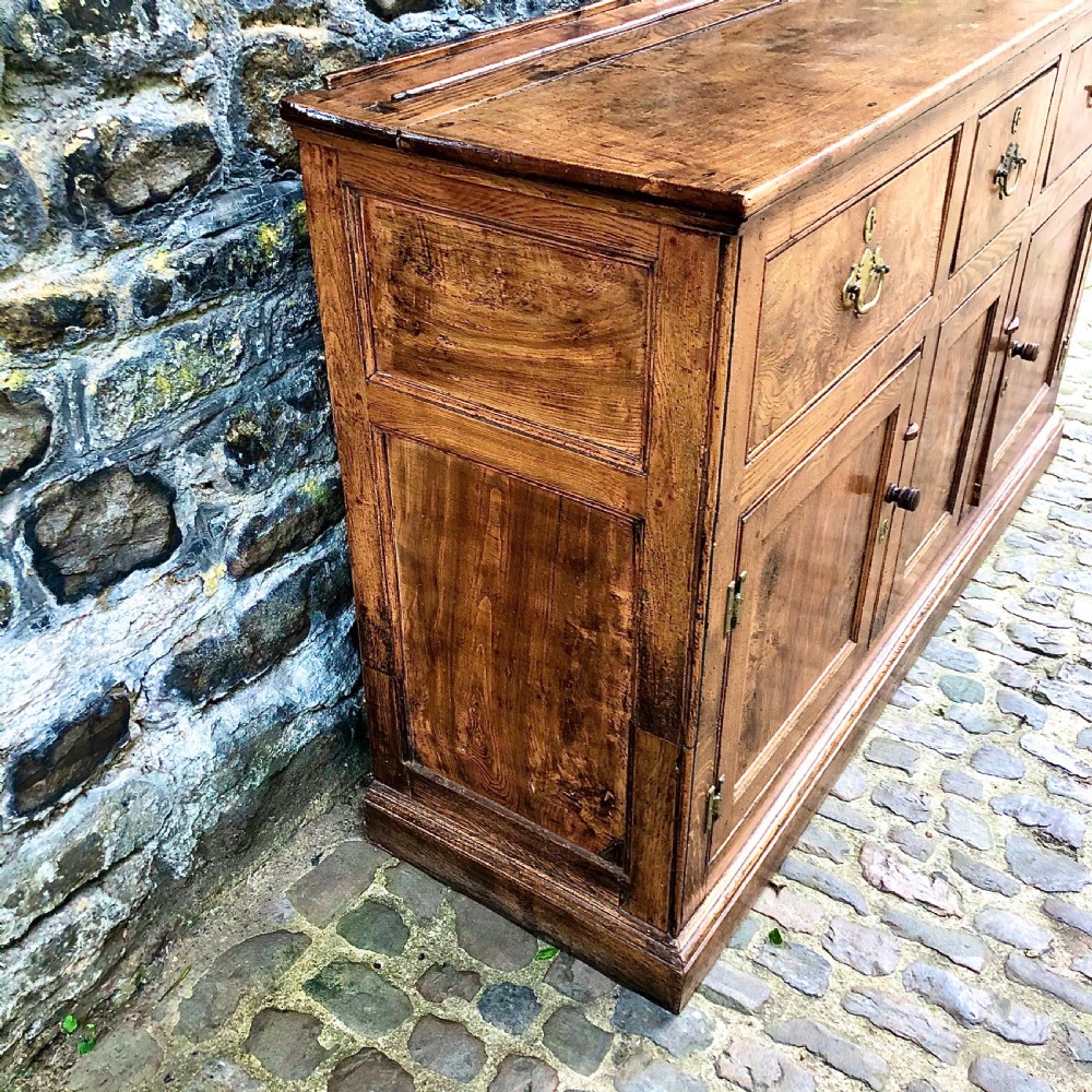 A Georgian dresser base  View VII
