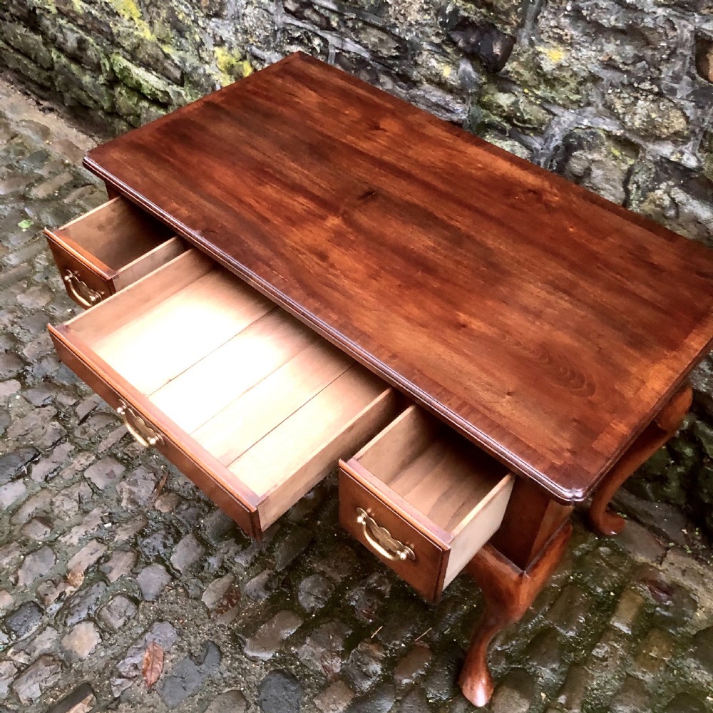 A late 19th century walnut dressing table  View IV