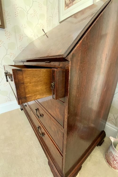GEORGIAN MAHOGANY BUREAU - ADDITIONAL PHOTO 7
