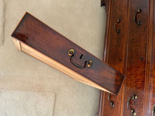 GEORGIAN MAHOGANY BUREAU - ADDITIONAL PHOTO 14