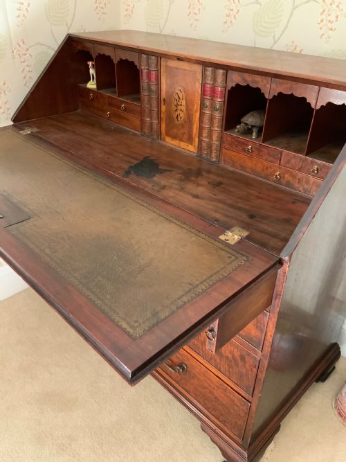 GEORGIAN MAHOGANY BUREAU - ADDITIONAL PHOTO 17
