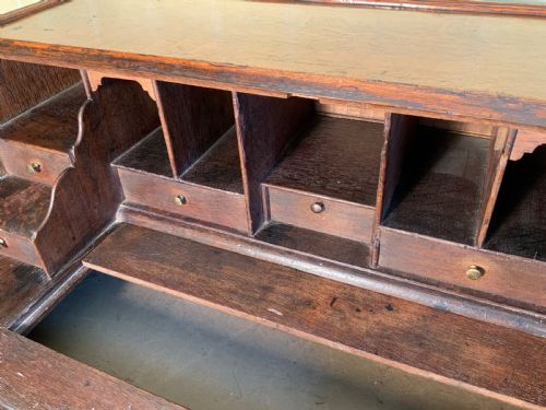 GEORGIAN OAK BUREAU OF SMALL PROPORTIONS - ADDITIONAL PHOTO 2