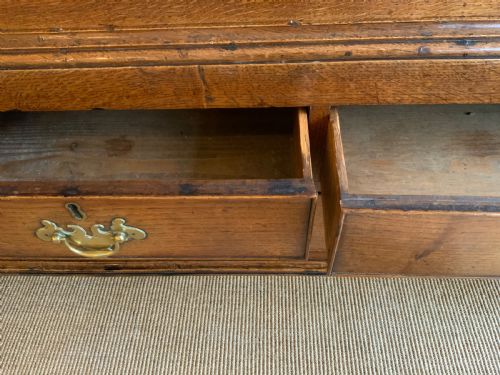 A GEORGIAN OAK FIELDED PANEL CHEST - ADDITIONAL PHOTO 3