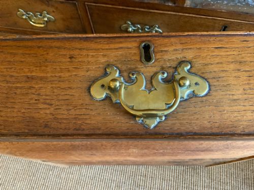 A GEORGIAN OAK FIELDED PANEL CHEST - ADDITIONAL PHOTO 4