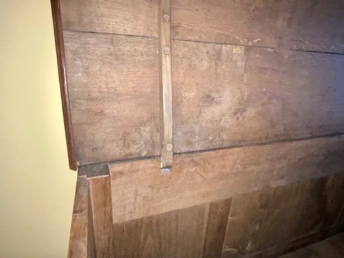 A GEORGIAN OAK FIELDED PANEL CHEST - ADDITIONAL PHOTO 6