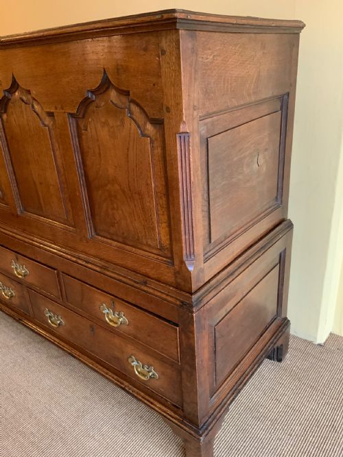 A GEORGIAN OAK FIELDED PANEL CHEST - ADDITIONAL PHOTO 2