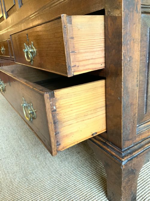 A GEORGIAN OAK FIELDED PANEL CHEST - ADDITIONAL PHOTO 5