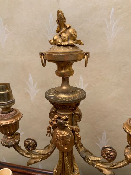 A PAIR 19TH CENTURY ORMOLU TABLE LAMPS - ADDITIONAL PHOTO 5