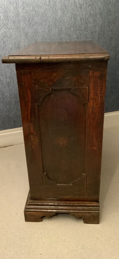 A 17TH CENTURY ITALIAN WALNUT CABINET - ADDITIONAL PHOTO 5