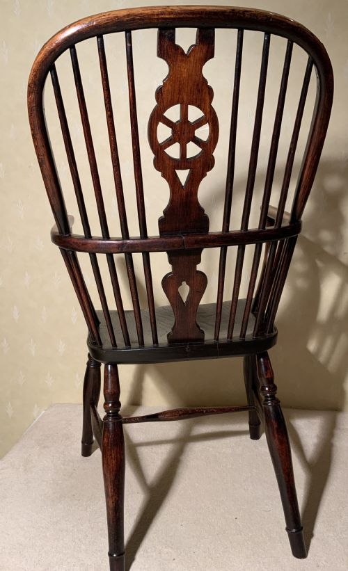 AN EARLY 19TH CENTURY ASH AND ELM WINDSOR CHAIR - ADDITIONAL PHOTO 2