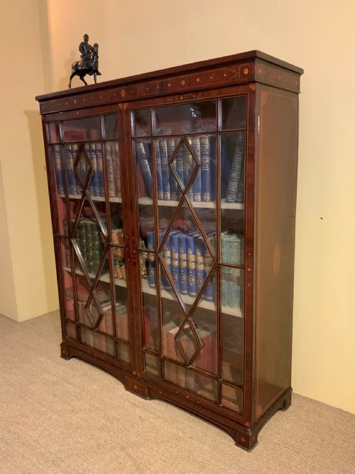 A GEORGIAN MAHOGANY GLAZED BOOKCASE - ADDITIONAL PHOTO 6