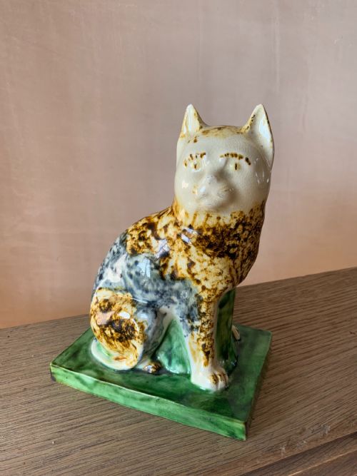 AN 18TH CENTURY ENGLISH CREAMWARE CAT - ADDITIONAL PHOTO 2