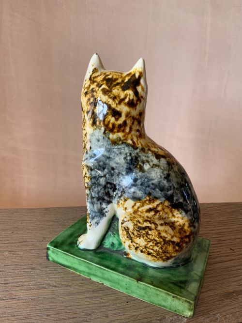 AN 18TH CENTURY ENGLISH CREAMWARE CAT - ADDITIONAL PHOTO 6
