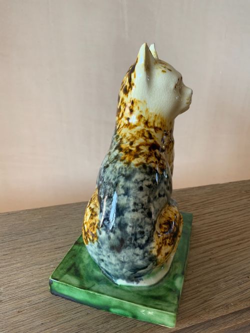 AN 18TH CENTURY ENGLISH CREAMWARE CAT - ADDITIONAL PHOTO 7