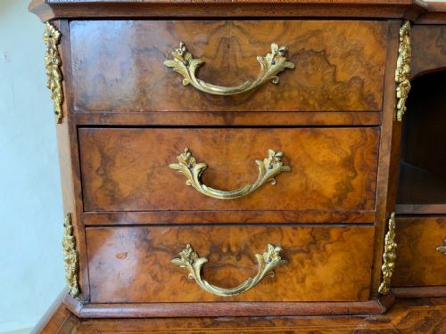 A VICTORIAN WALNUT WRITING TABLE DESK - ADDITIONAL PHOTO 3