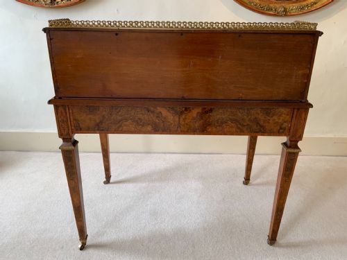 A VICTORIAN WALNUT WRITING TABLE DESK - ADDITIONAL PHOTO 11