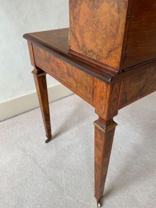 A VICTORIAN WALNUT WRITING TABLE DESK - ADDITIONAL PHOTO 10