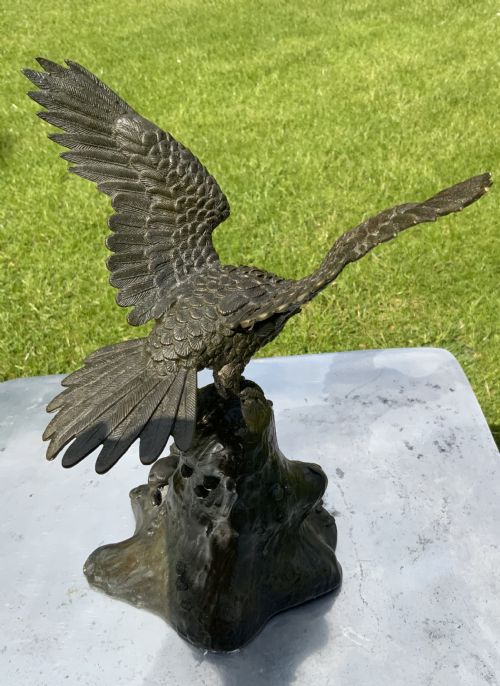 JAPANESE BRONZE SCULPTURE HAWK - ADDITIONAL PHOTO 1