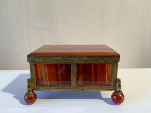 ORMOLU MOUNTED AGATE BOX - ADDITIONAL PHOTO 1