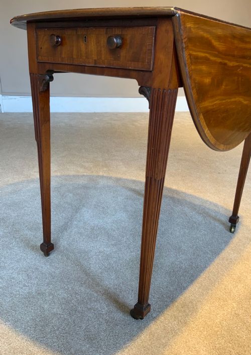 GEORGIAN MAHOGANY PEMBROKE TABLE - ADDITIONAL PHOTO 5