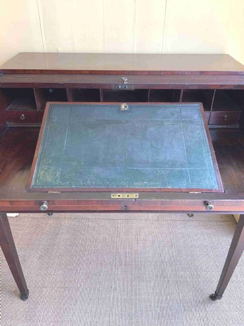 A GEORGIAN MAHOGANY DESK - ADDITIONAL PHOTO 3