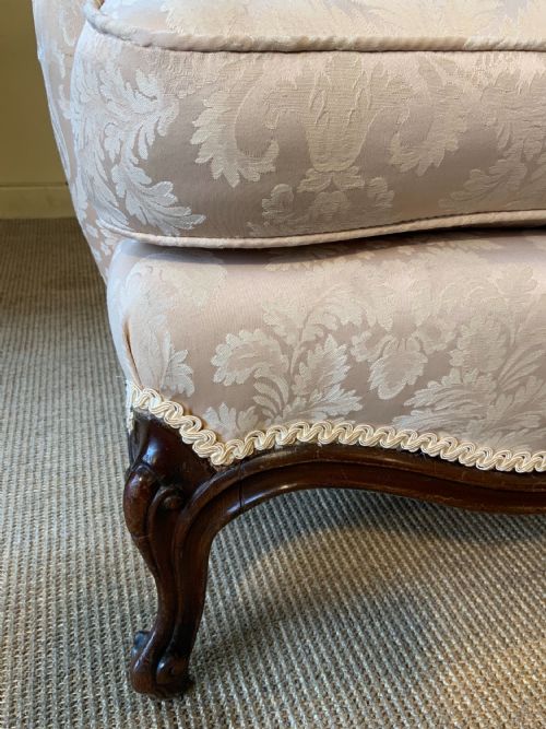 A LATE 19TH CENTURY UPHOLSTERED SETTEE - ADDITIONAL PHOTO 4