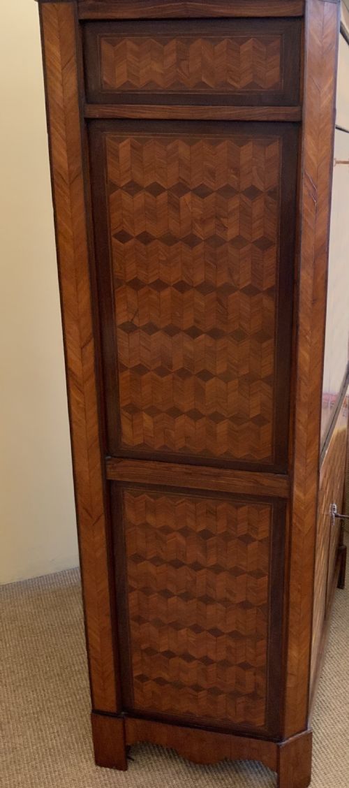A FRENCH PARQUETRY VENEERED SECRETAIRE - ADDITIONAL PHOTO 5