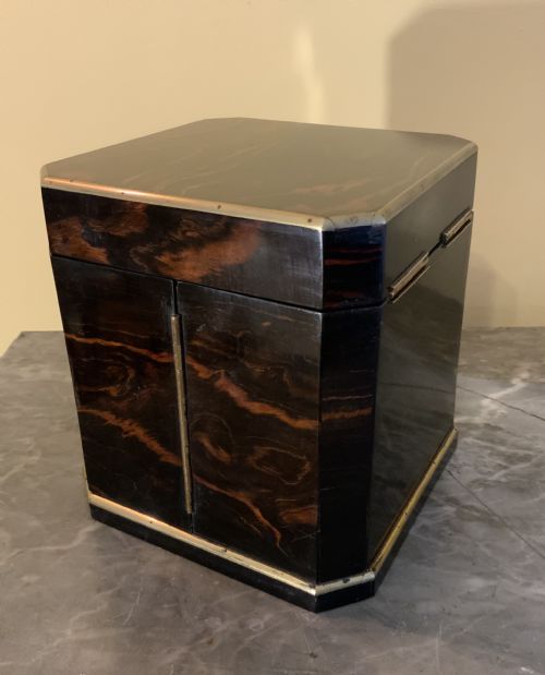 REGENCY COROMANDEL PERFUME BOTTLE CABINET - ADDITIONAL PHOTO 3