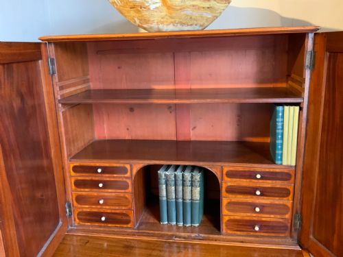 A FINE GEORGIAN MAHOGANY WRITING DESK - ADDITIONAL PHOTO 2