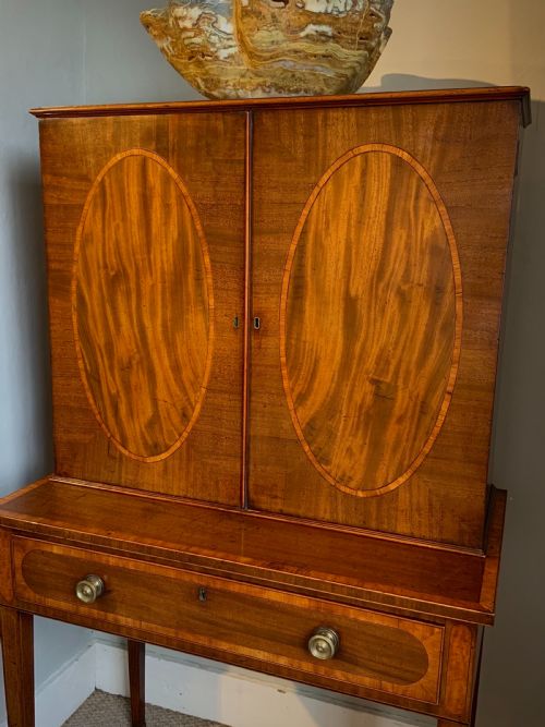 A FINE GEORGIAN MAHOGANY WRITING DESK - ADDITIONAL PHOTO 3
