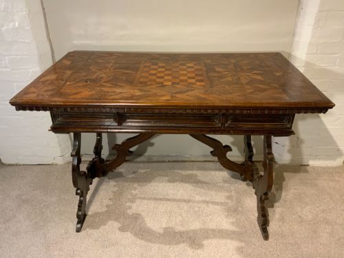 walnut table - CATEGORY: ANTIQUE TABLES - DATED 19TH CENTURY